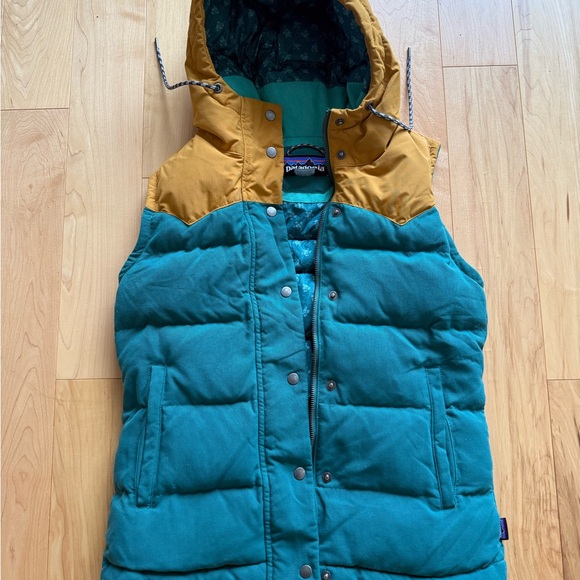 Womens Patagonia Green/teal and Yellow Puffer Vest - Picture 2 of 7